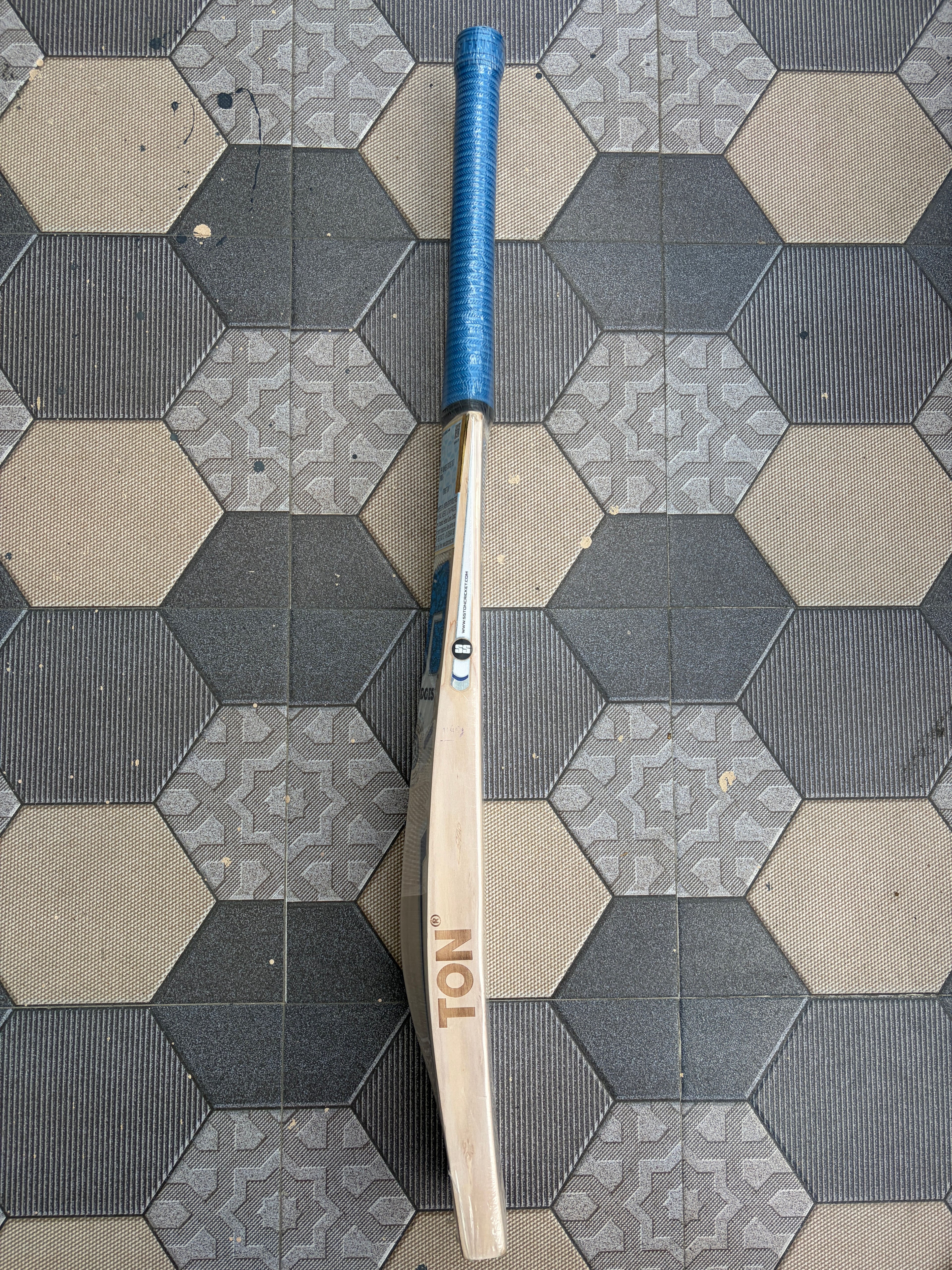 SS Premium English Willow Bat 1