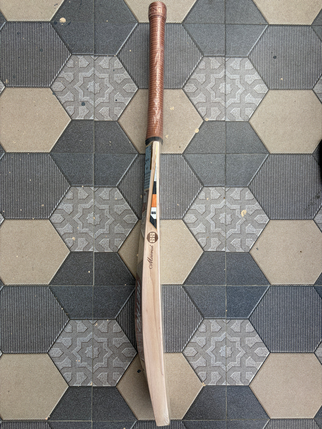 SS VA 900 Blaster English Willow Bat