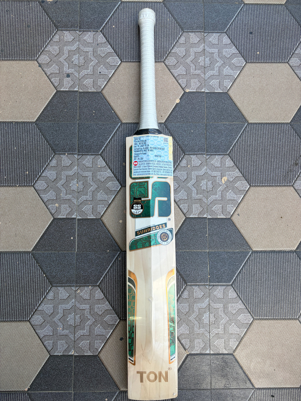 SS Master 1000 English Willow Bat 2
