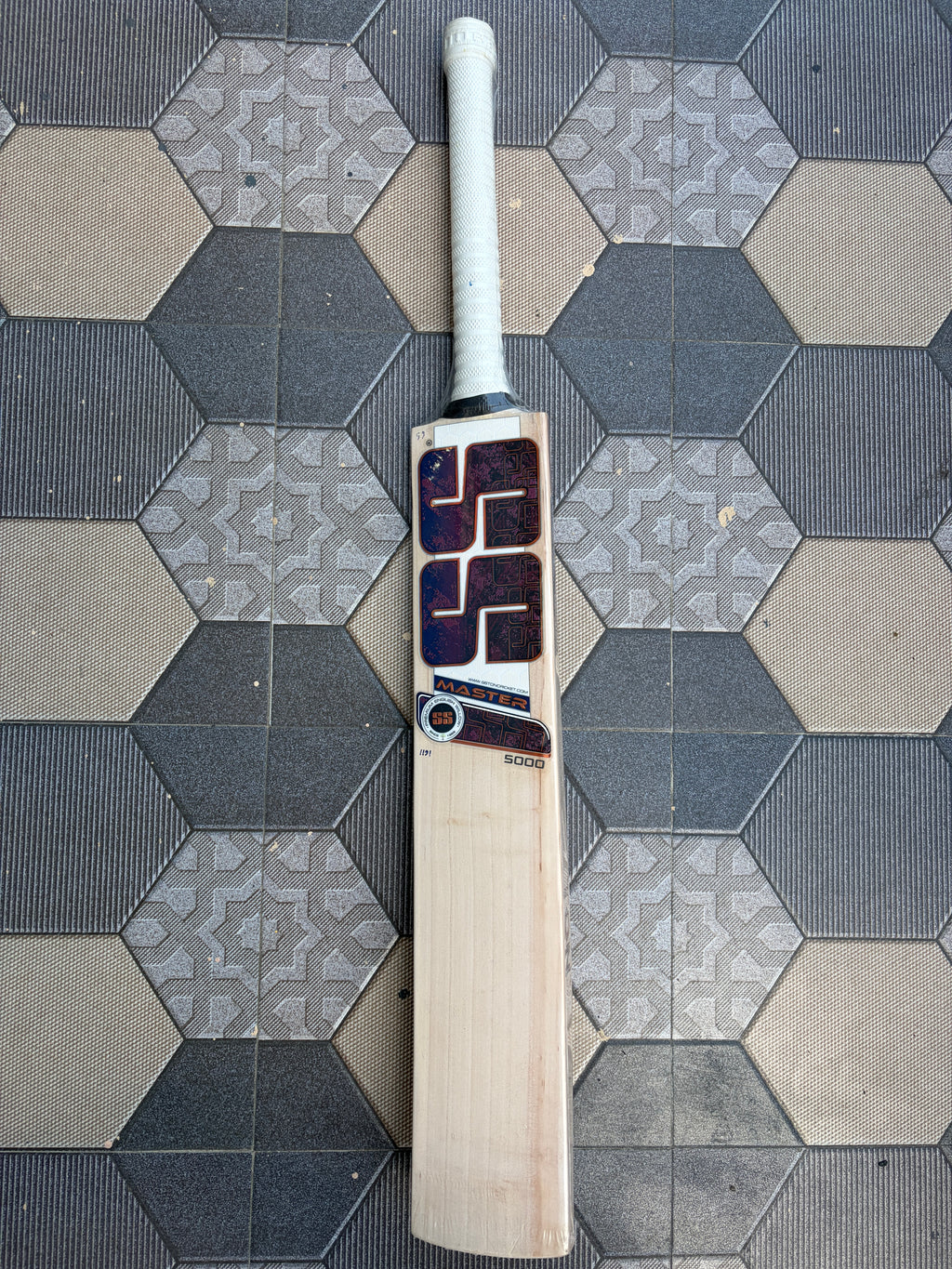 SS Master 5000 English Willow Bat 1
