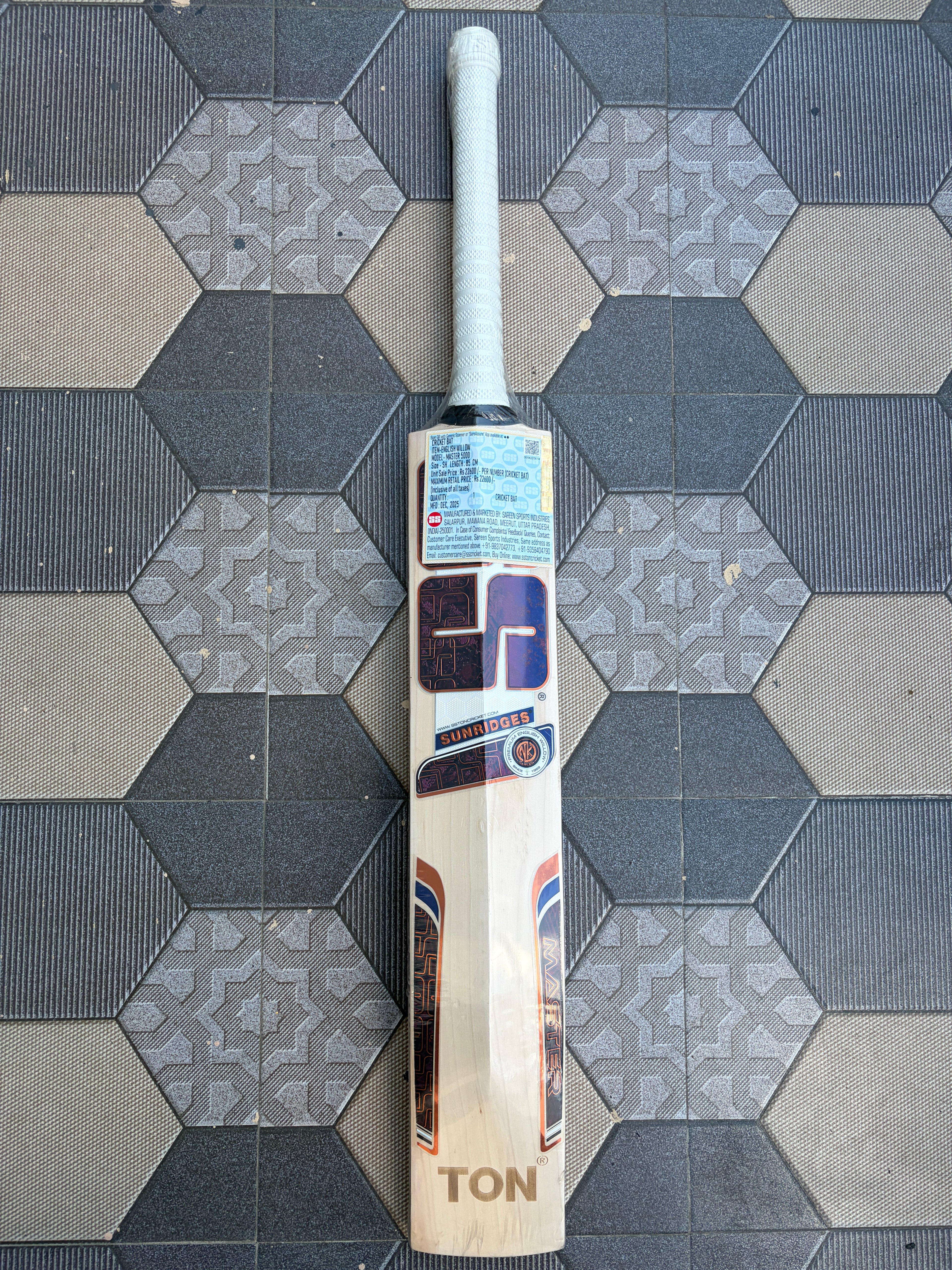 SS Master 5000 English Willow Bat 1