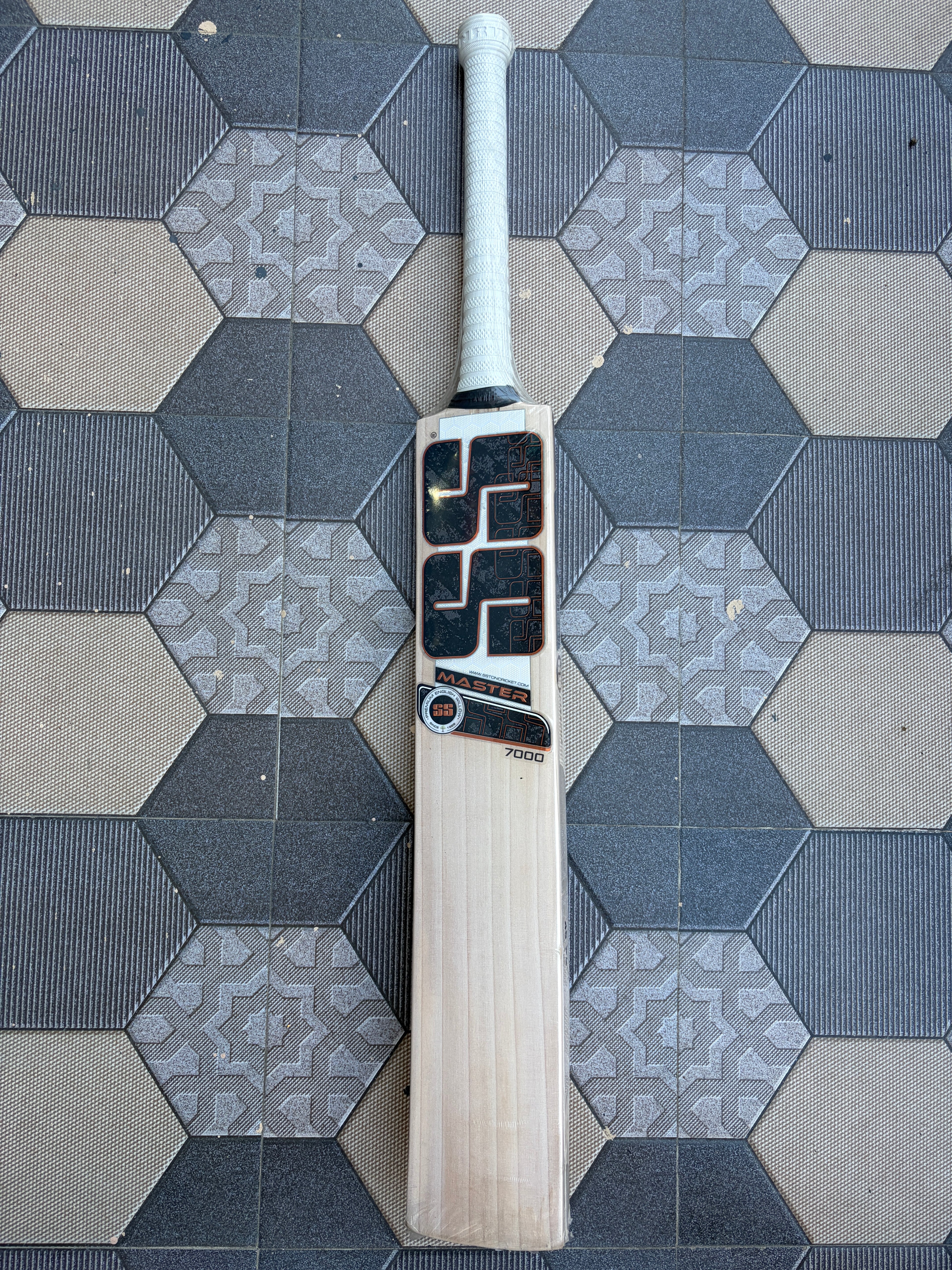 SS Master 7000 English Willow Bat 1