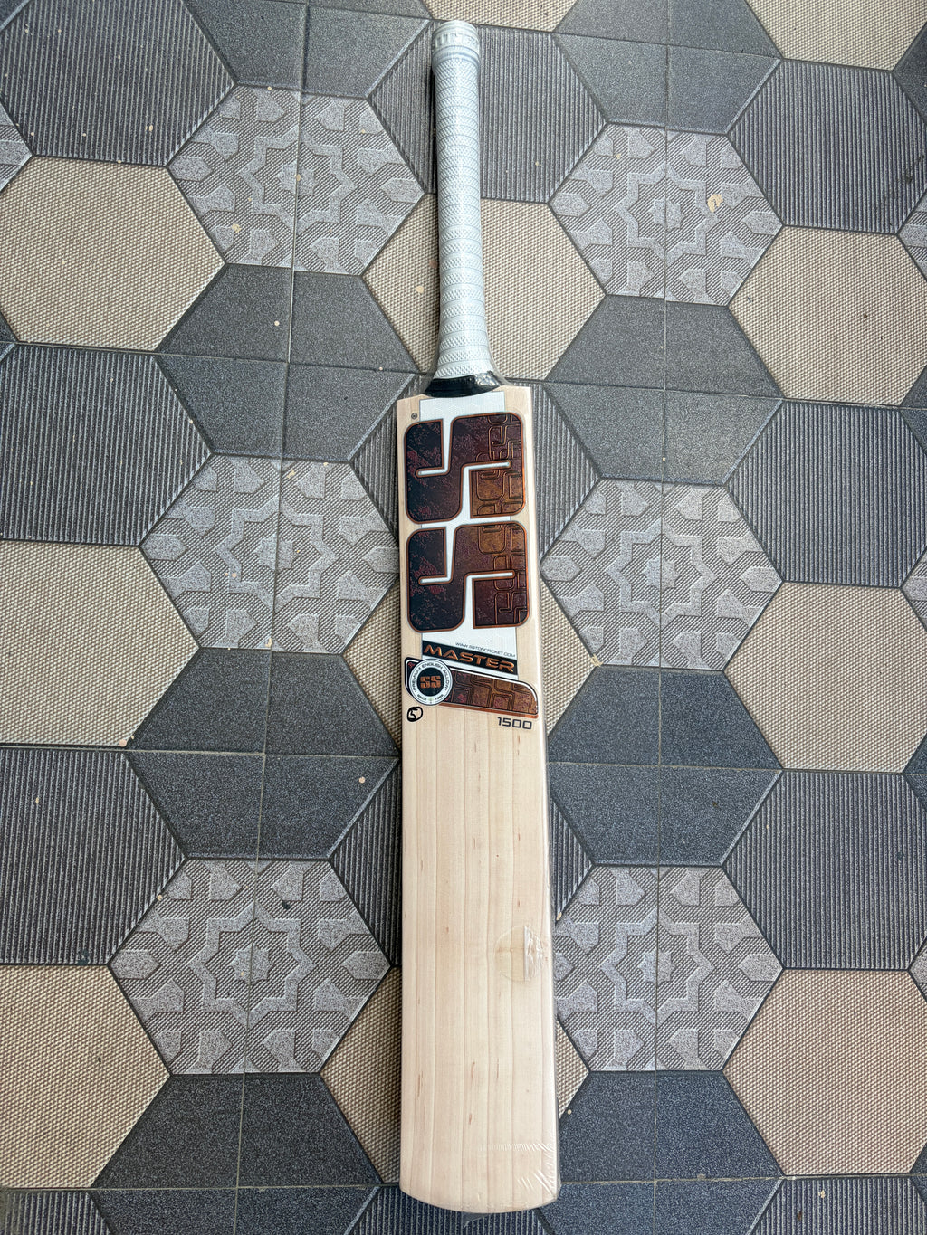 SS Master 1500 English Willow Bat 3