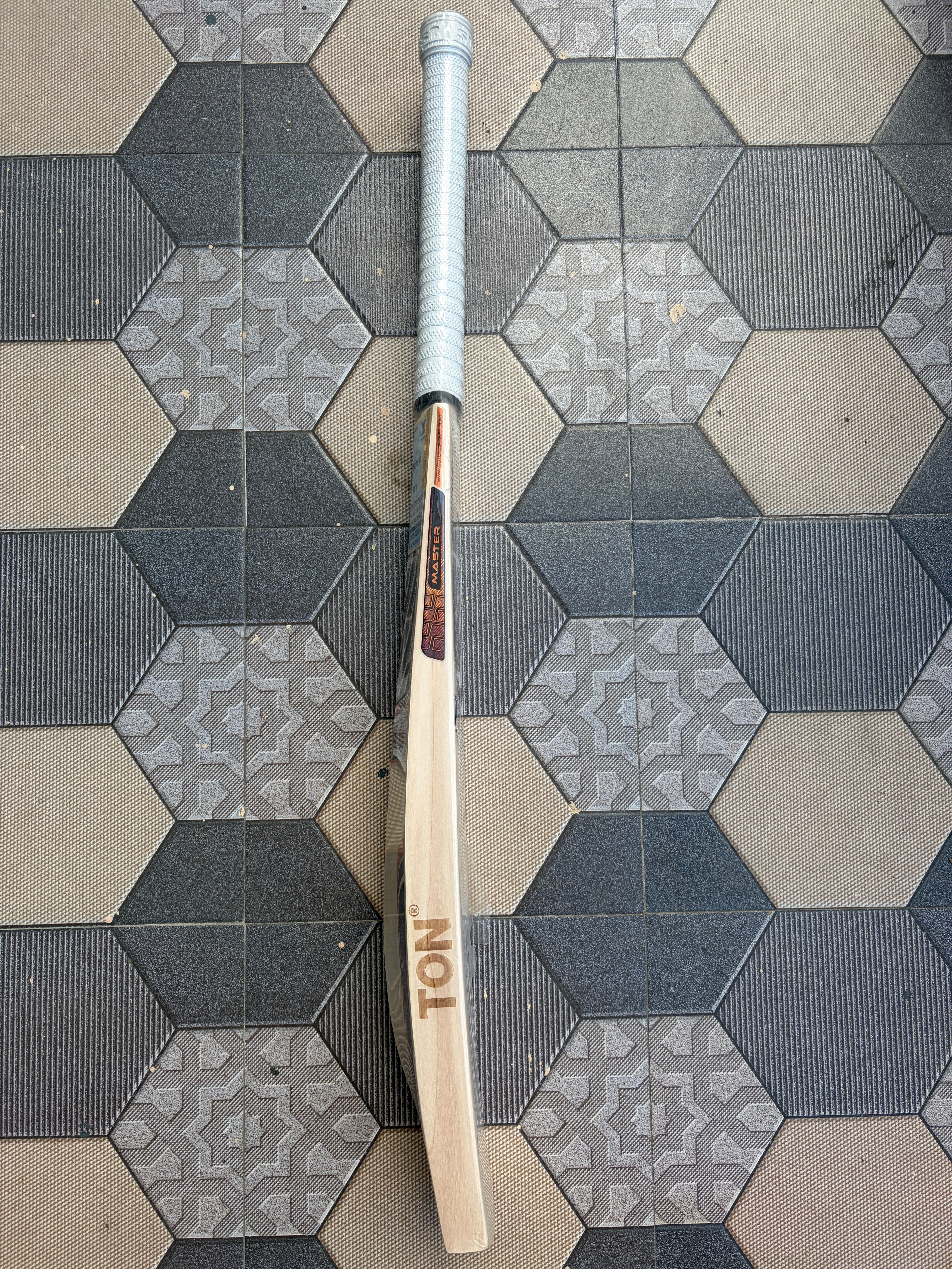 SS Master 1500 English Willow Bat 2