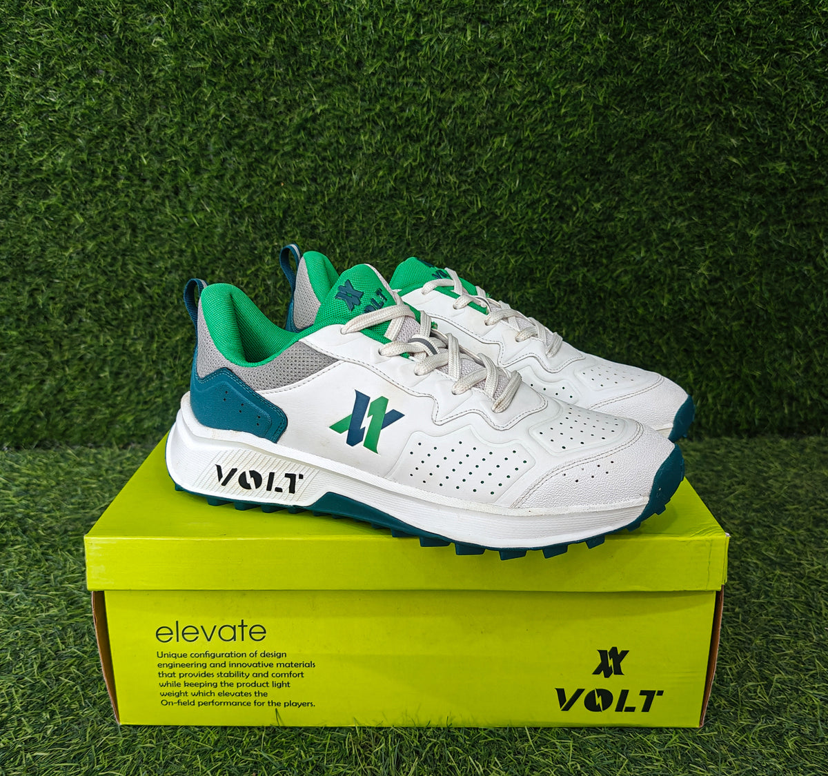 Volt 220 Cricket Shoes Green