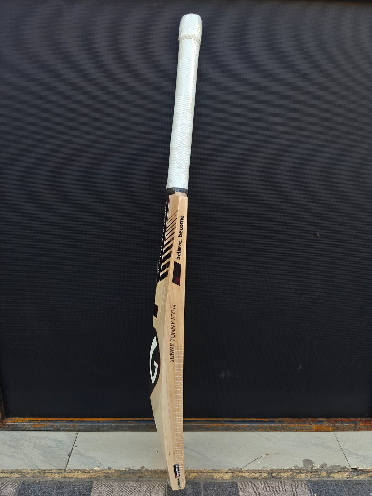 Sg Sunny Tonny Icon English Willow Cricket Bat-SH