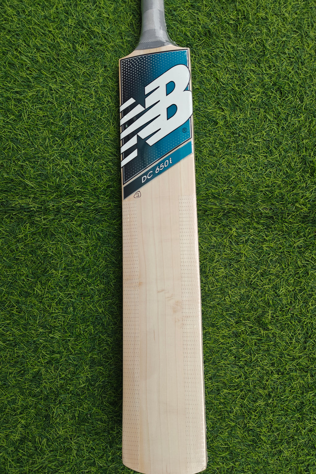 NB DC 650i English Willow Cricket Bat-SH