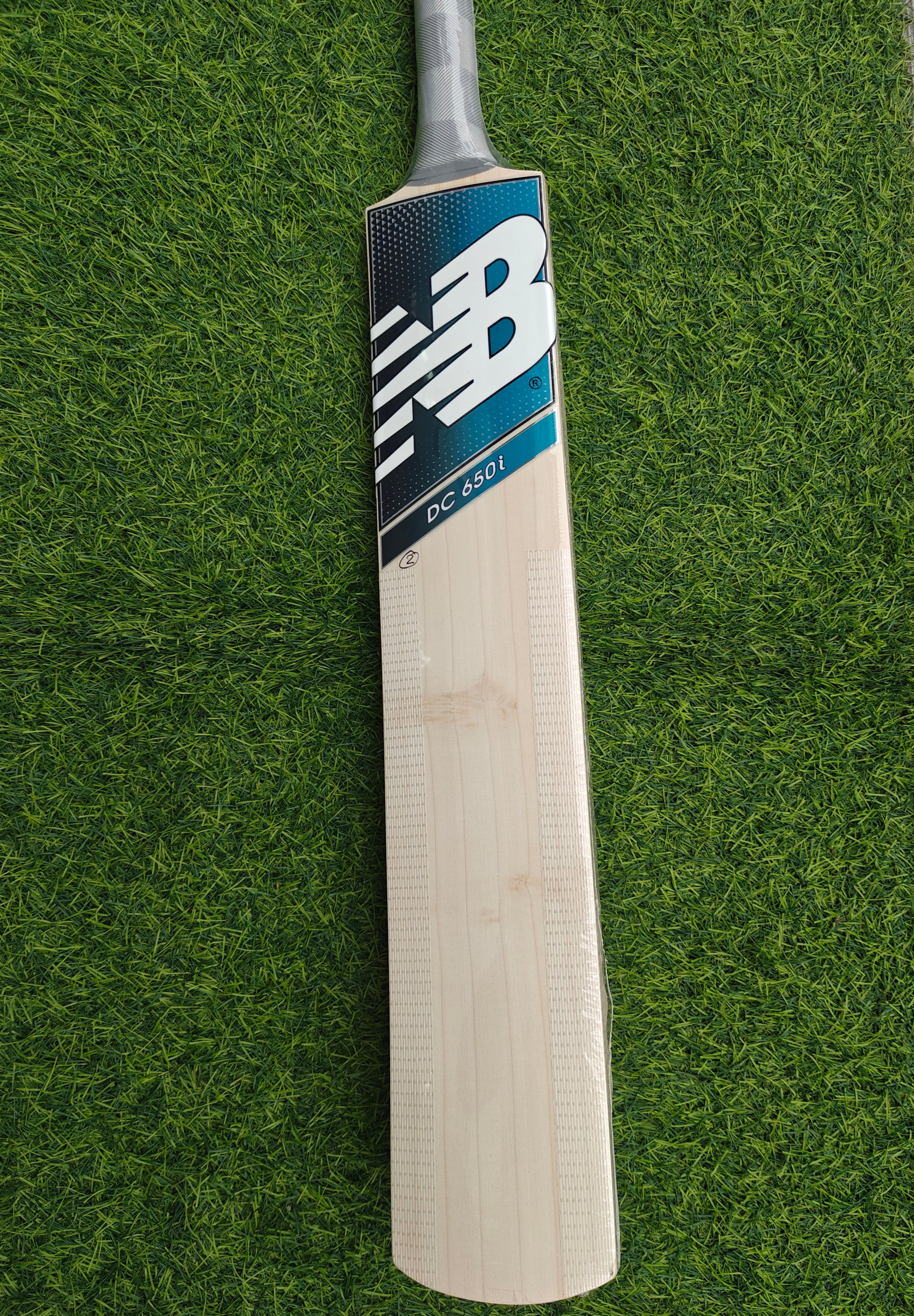 NB DC 650i English Willow Cricket Bat-SH