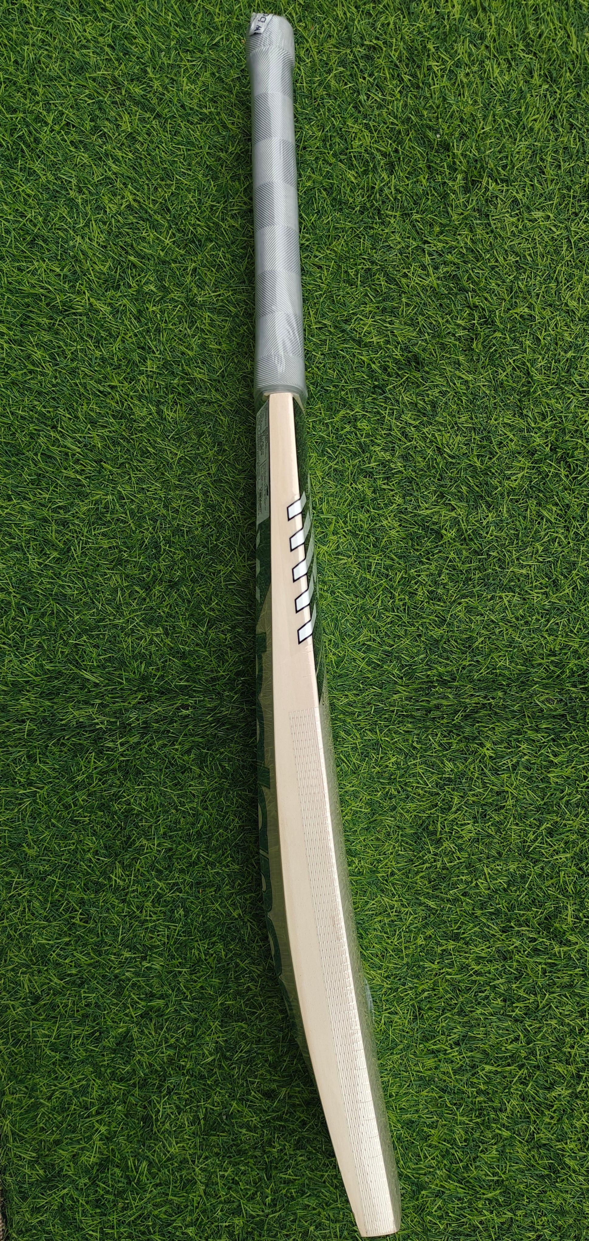 NB DC 650i English Willow Cricket Bat-SH