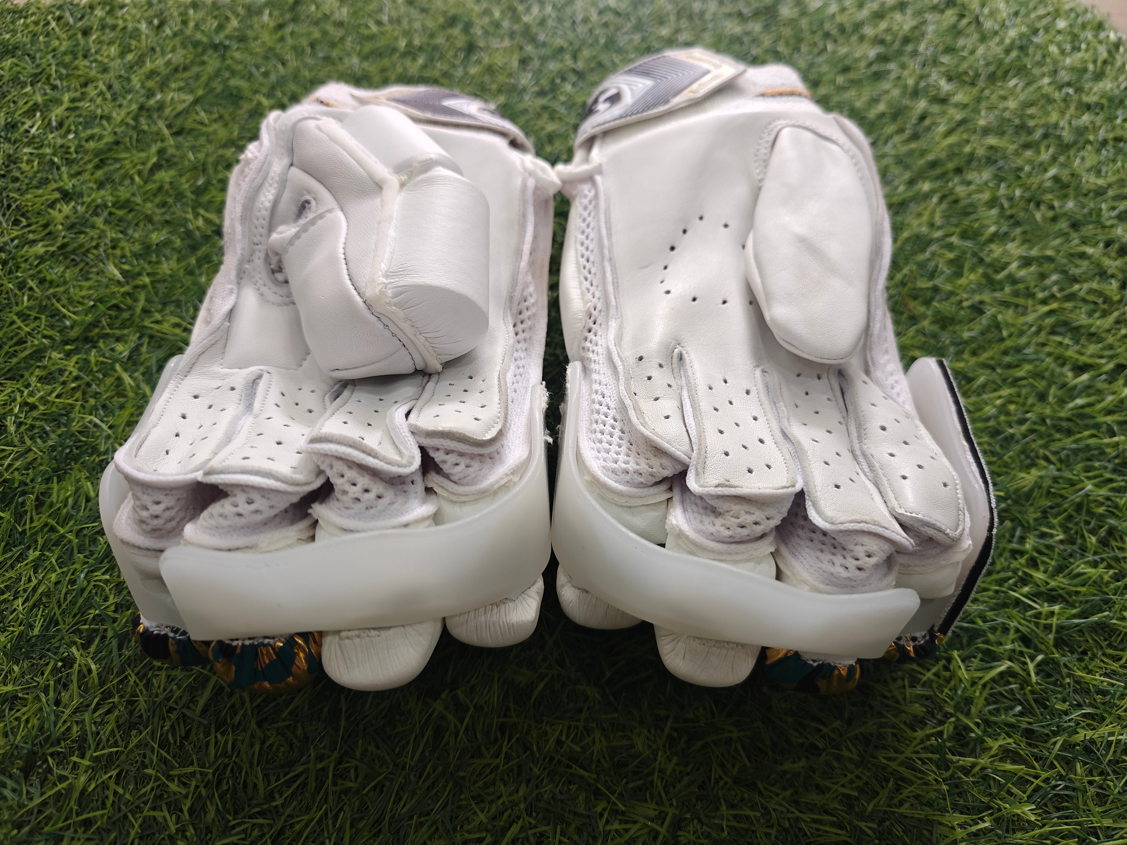 Sg HP Armour Batting Gloves-RH
