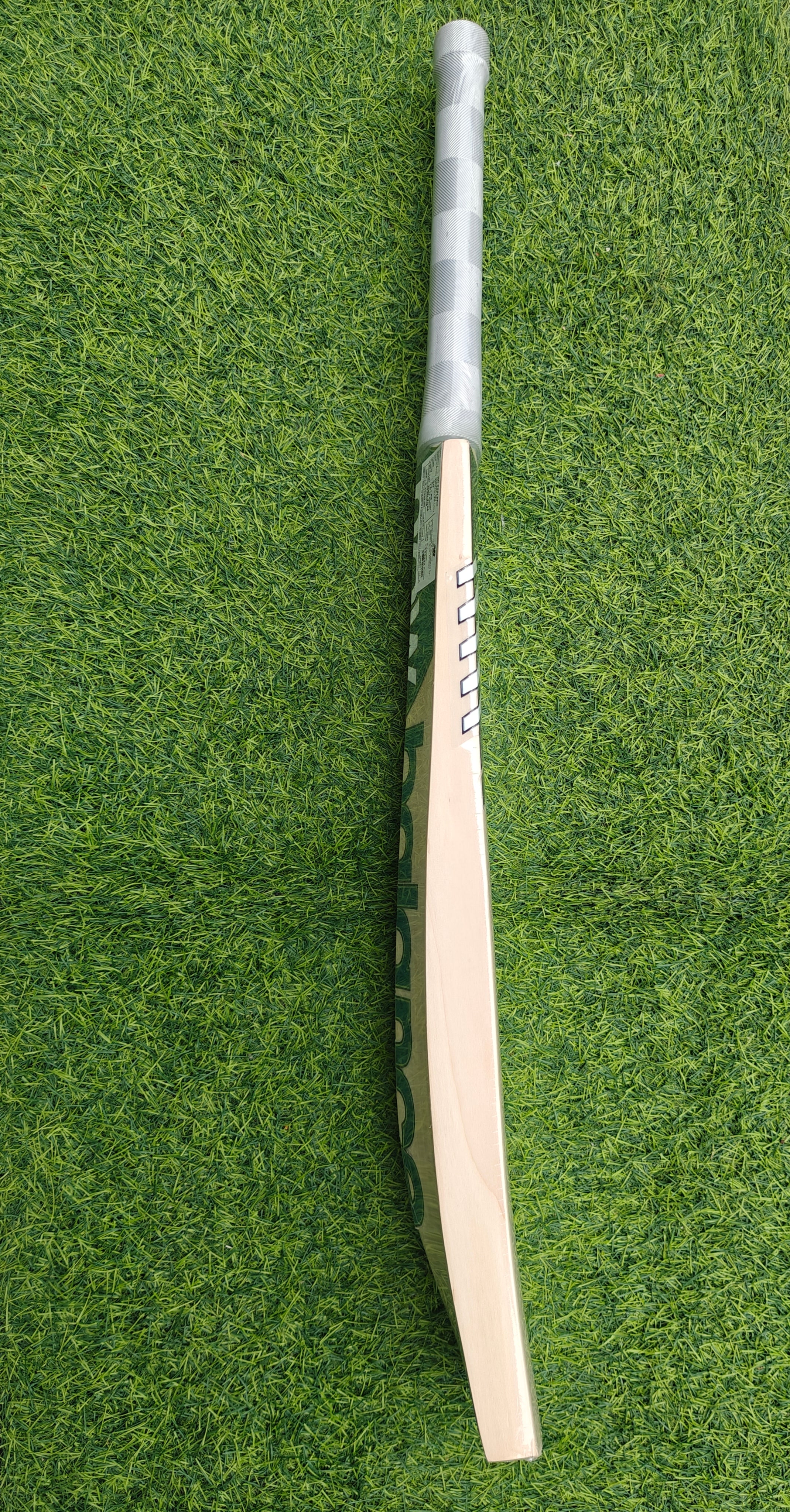 NB DC 900i PRO ENGLISH WILLOW CRICKET BAT-SH