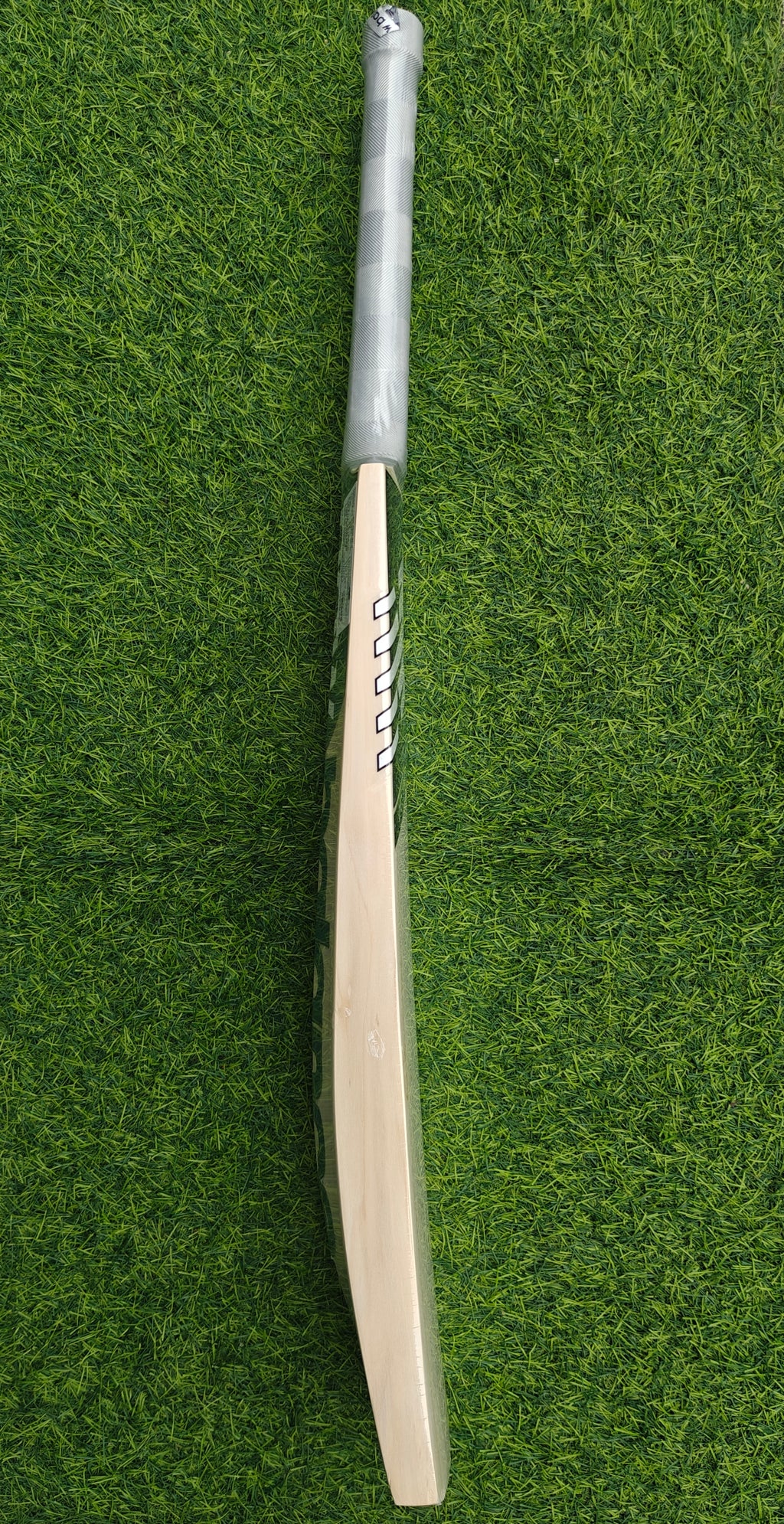 NB DC 700i PRO English Willow Cricket Bat-SH
