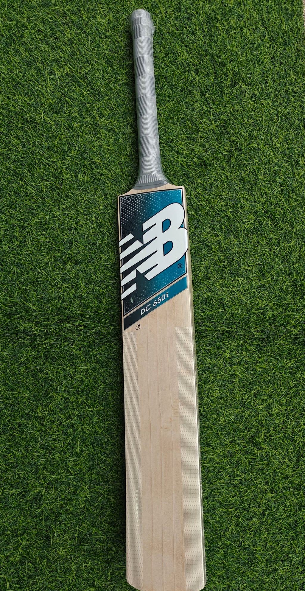 NB DC 650i English Willow Cricket Bat-SH