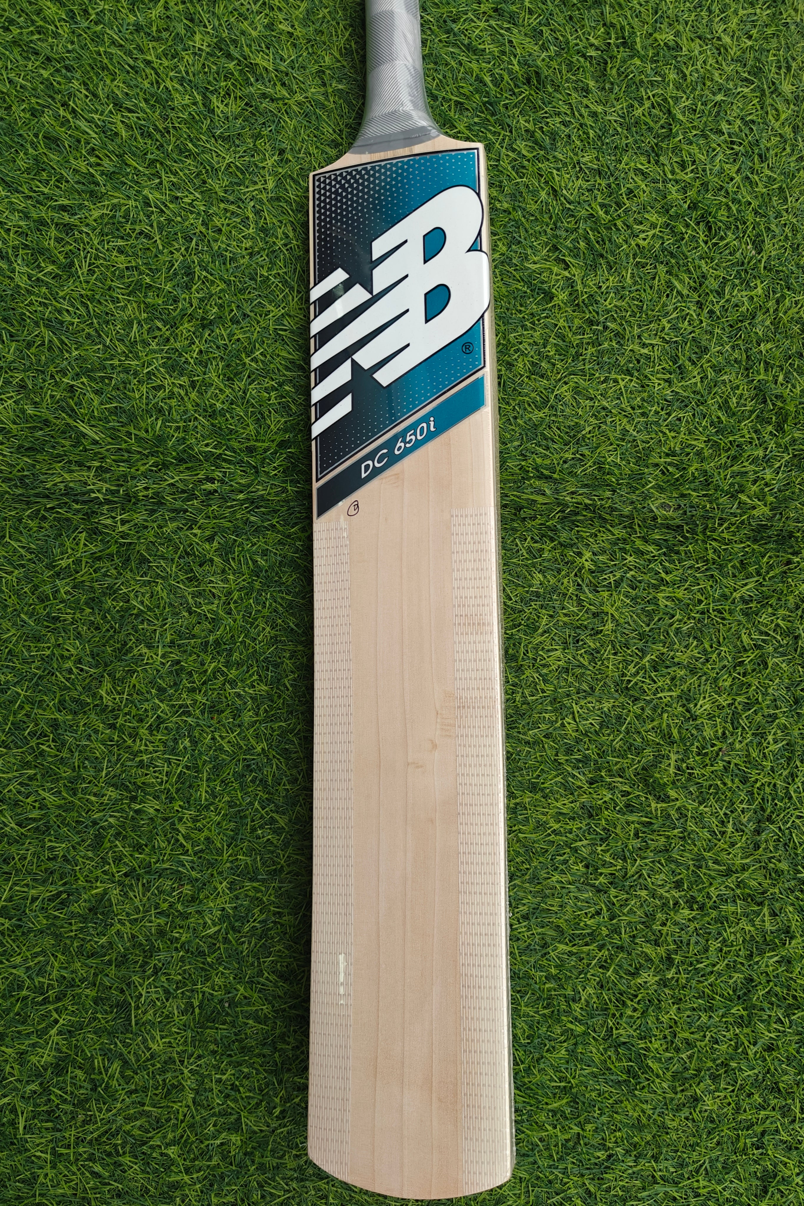 NB DC 650i English Willow Cricket Bat-SH