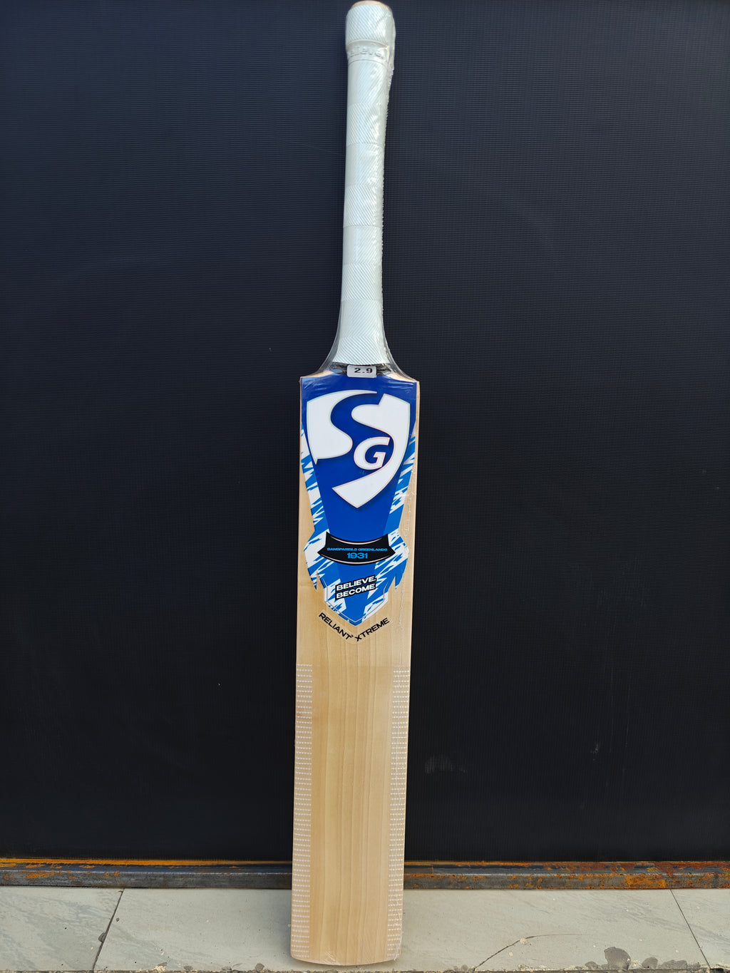 Sg Reliant Xtreme English Willow Cricket Bat-SH
