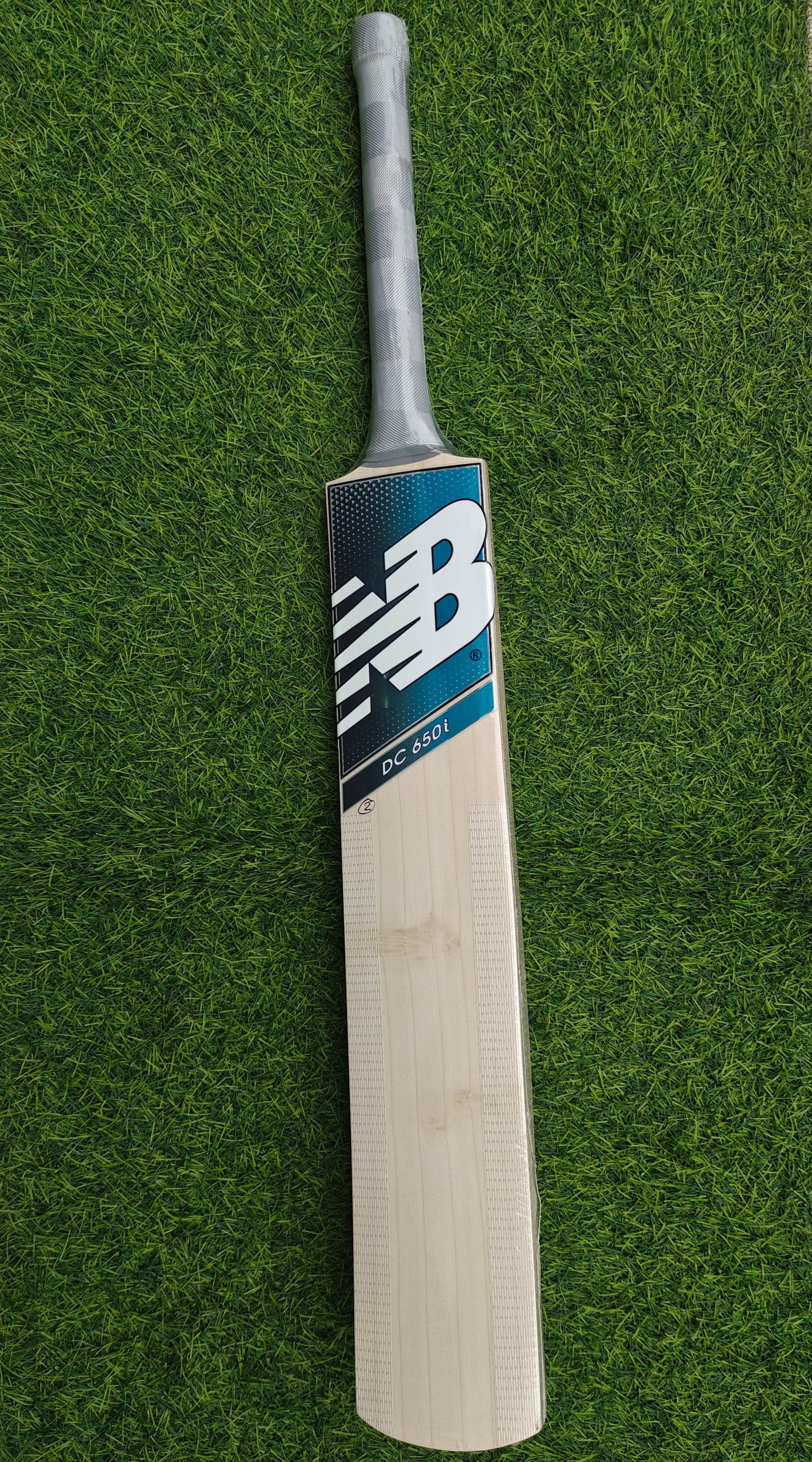NB DC 650i English Willow Cricket Bat-SH