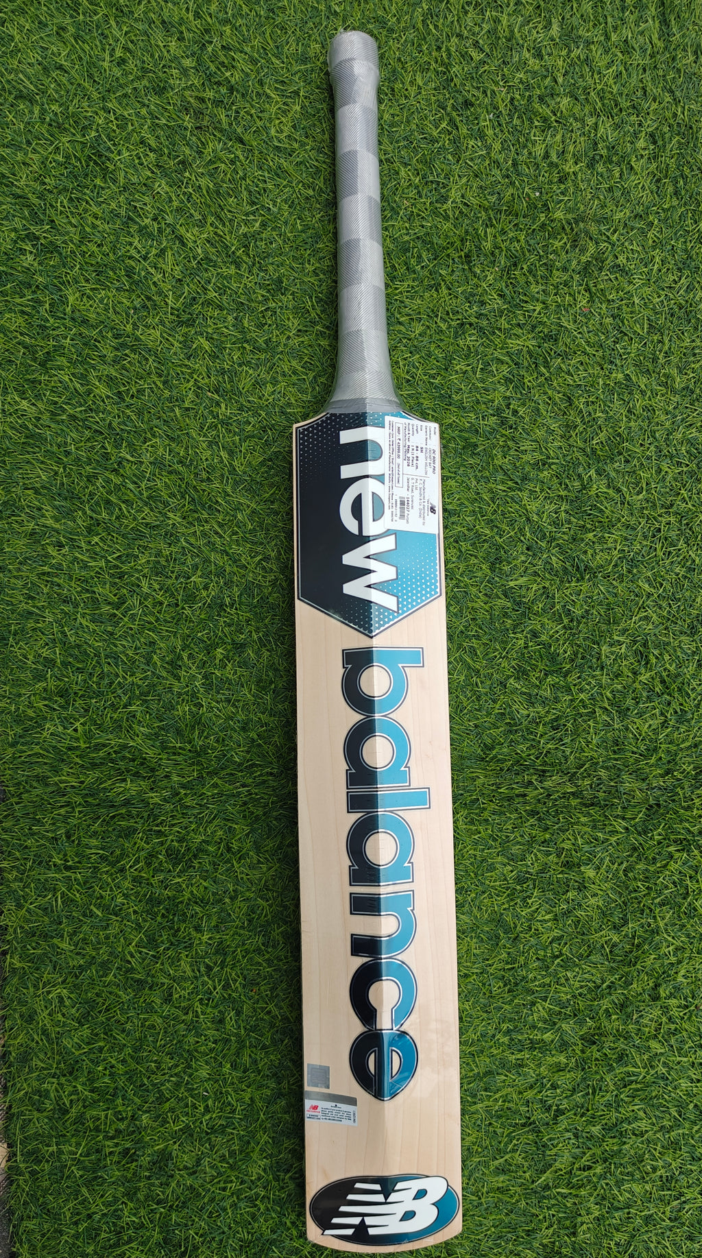 NB DC 900i PRO ENGLISH WILLOW CRICKET BAT-SH