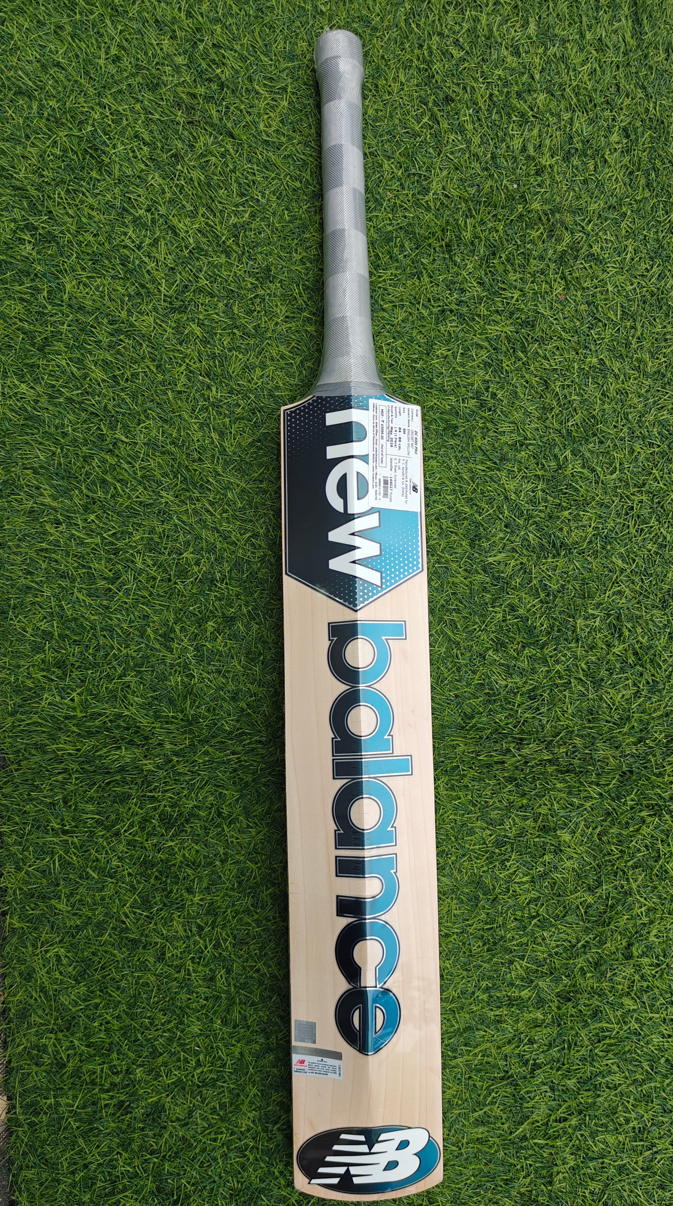 NB DC 900i PRO ENGLISH WILLOW CRICKET BAT-SH