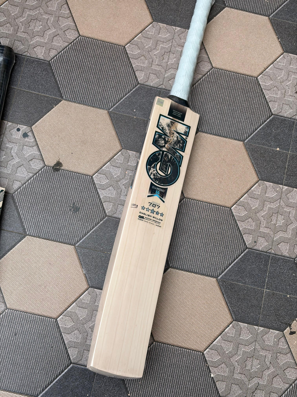 GM DIAMOND 707 ENGLISH WILLOW CRICKET BAT-SH
